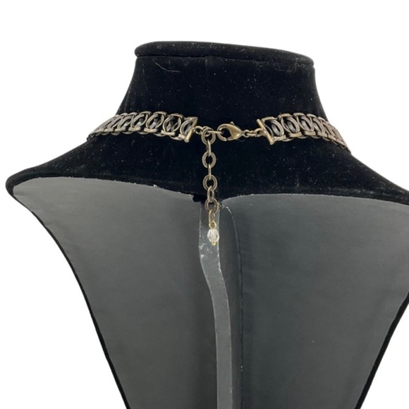 Vintage Runway Necklace - Picture 2 of 3